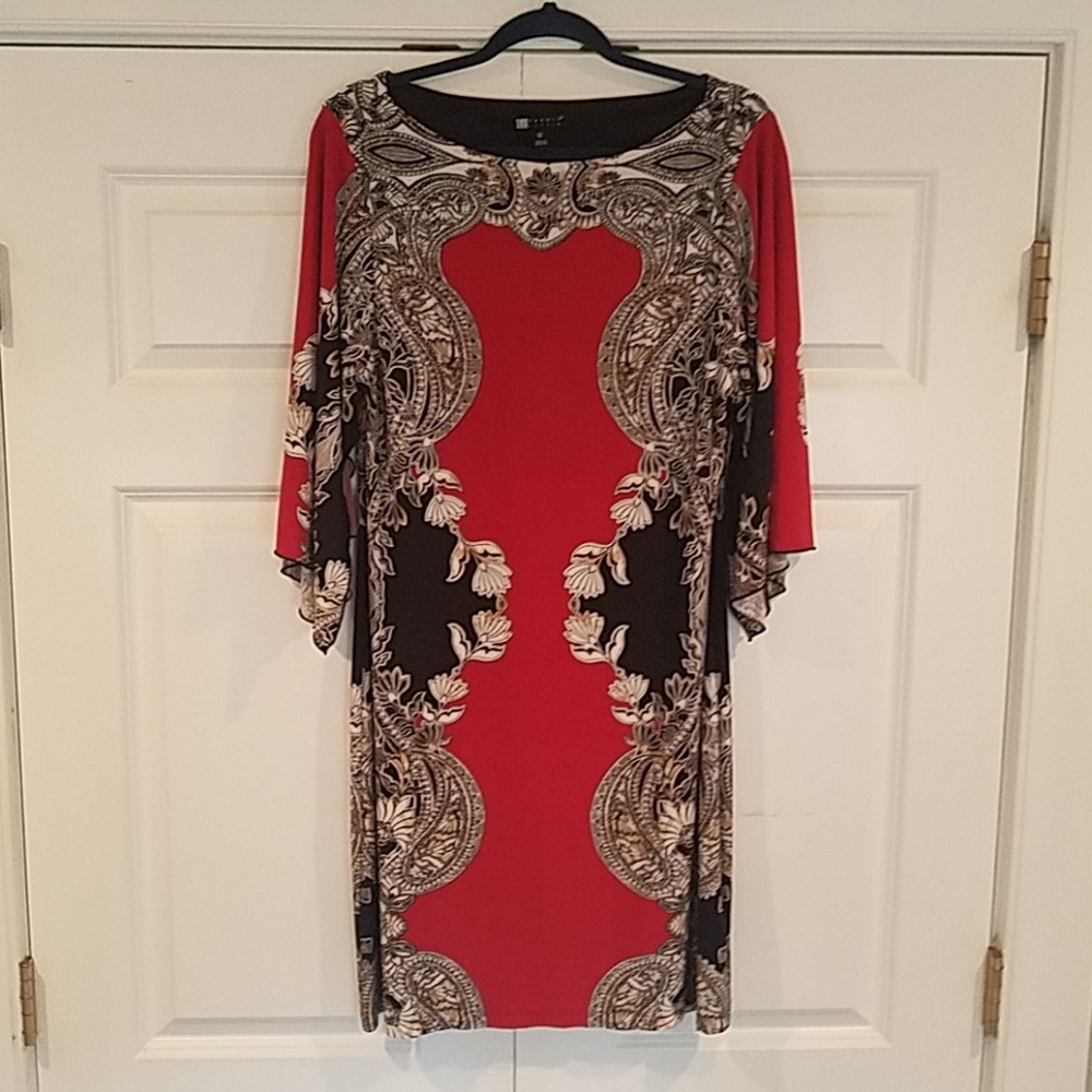 Very flattering dress